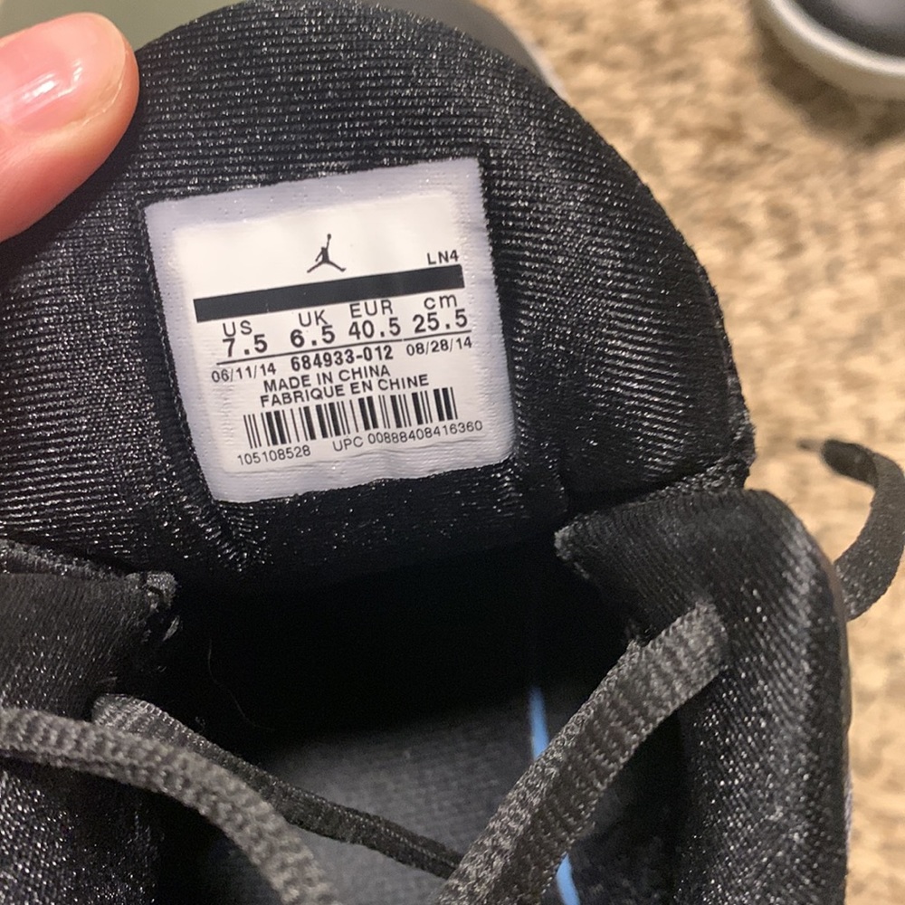 Jordan basketball shoes - Picture 4 of 4